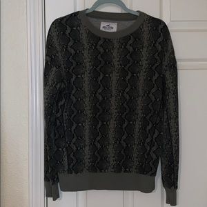 HOLLISTER pullover sweatshirt